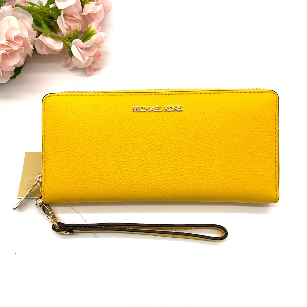 Michael Kors Jet Set Travel Continental Leather Wristlet - BUTTER/ GOLD tone